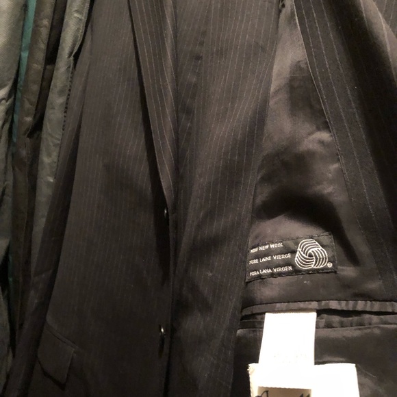 MENS TUXEDOS AND SUITS WHOLESALE - Picture 4 of 7